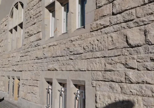 Chemical-Free Graffiti Removal on a Natural Stone Facade of Rudolstadt District Court - After Image