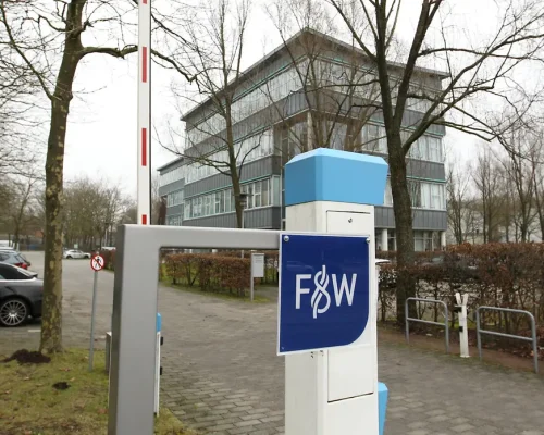 Standort von Fördern & Wohnen mit Zufahrt und Gebäudekomplex
